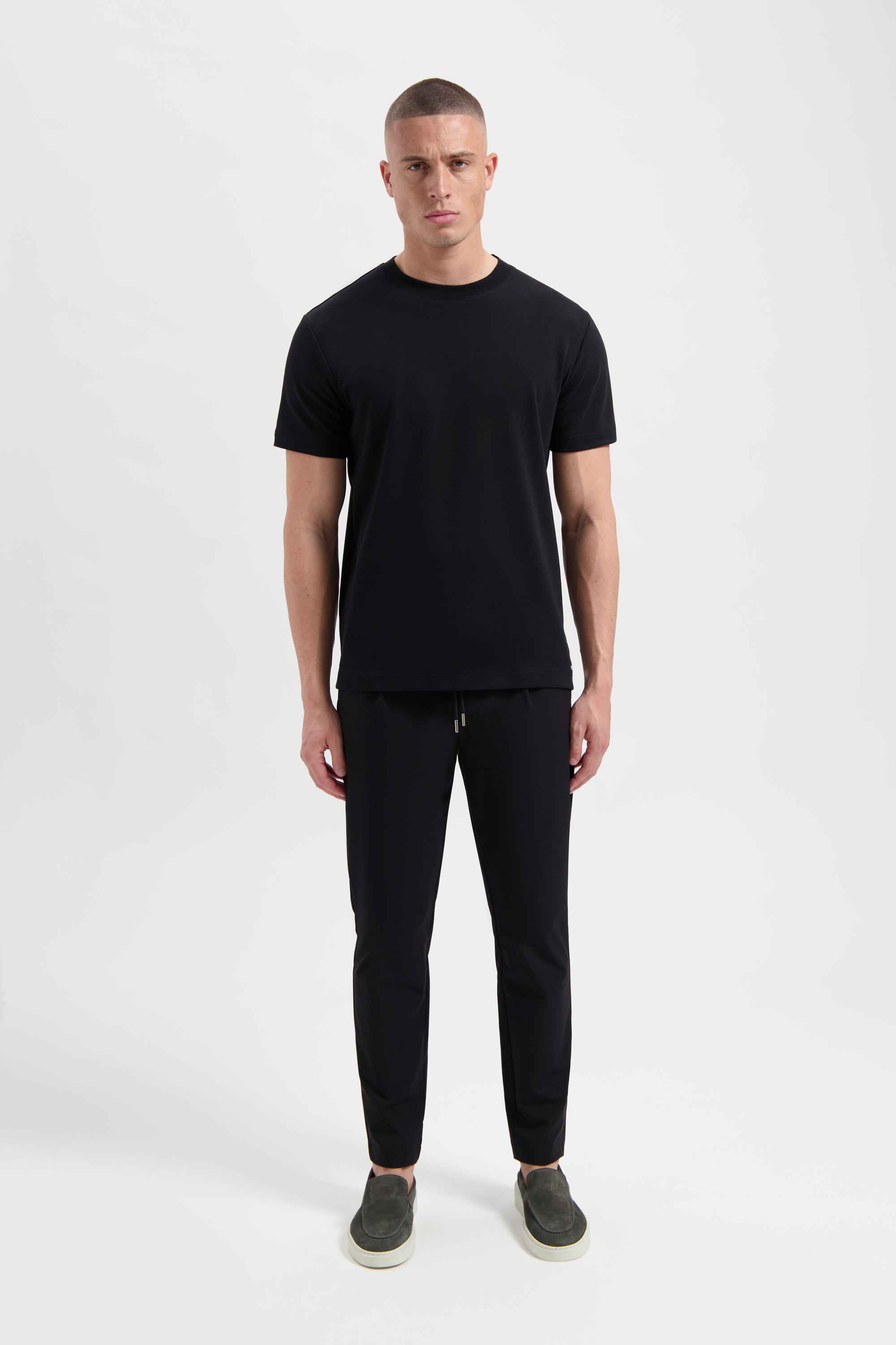 Essential T-Shirt - Black 4